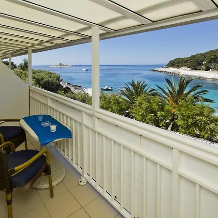 Apartman By The Sea Hvar - 10430