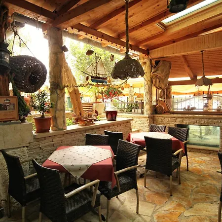 Apartman By The Sea Hvar - 10430