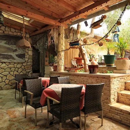 Apartman By The Sea Hvar - 10430 *