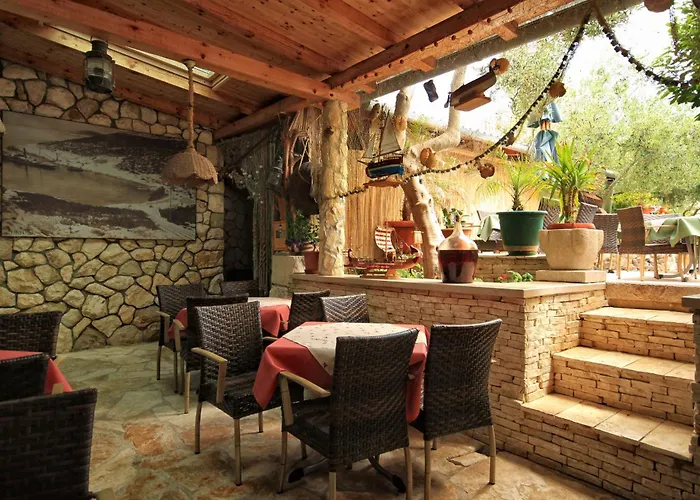 Apartment By The Sea Hvar - 10430 *